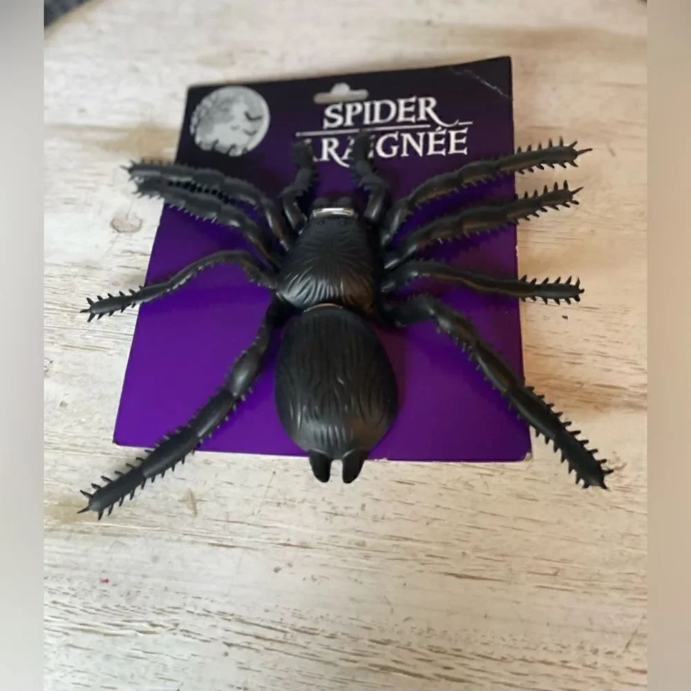 👻🎃💀 NEW! 9.5” Soft Plastic Spider Halloween Decor NIB
